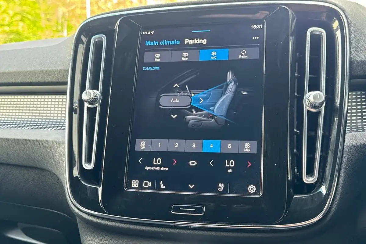 2022-volvo-xc40-e-twin-recharge-plus-big-21
