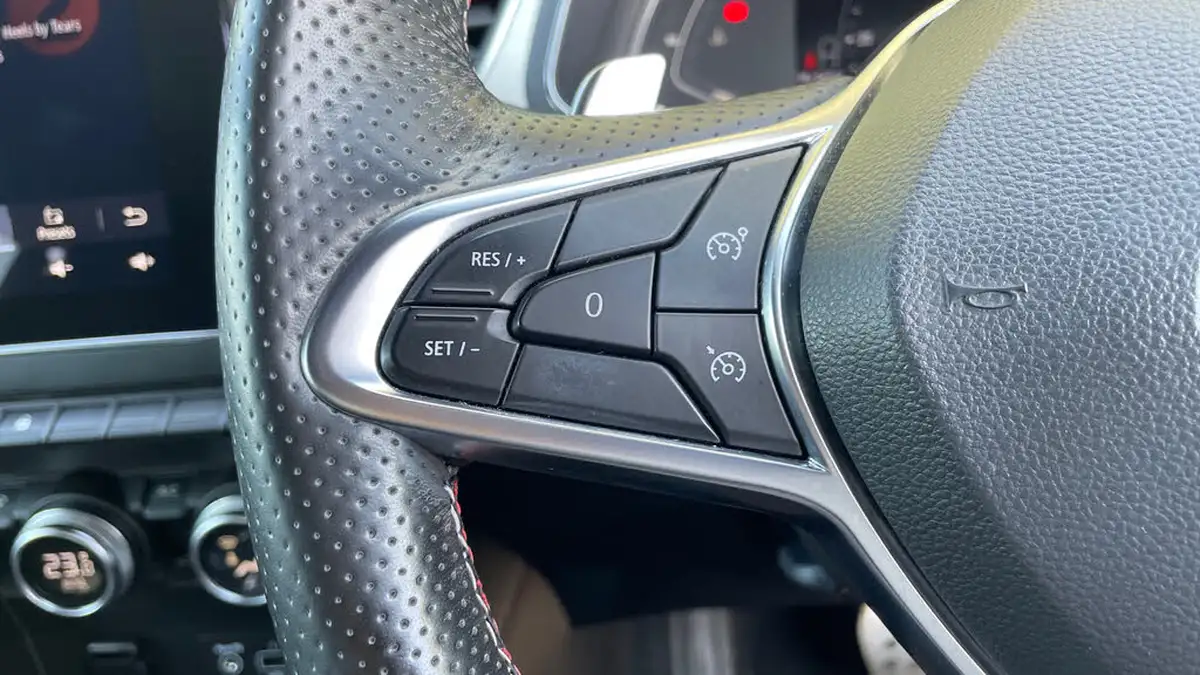 2021-renault-captur-13-tce-rs-line-edc-auto-big-28