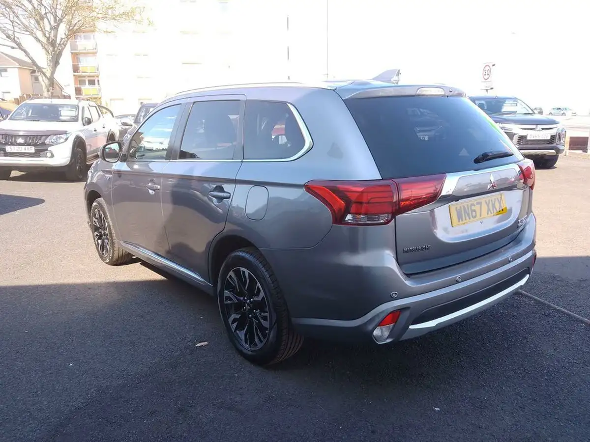 2017-mitsubishi-outlander-20-4hs-phev-5st-big-11
