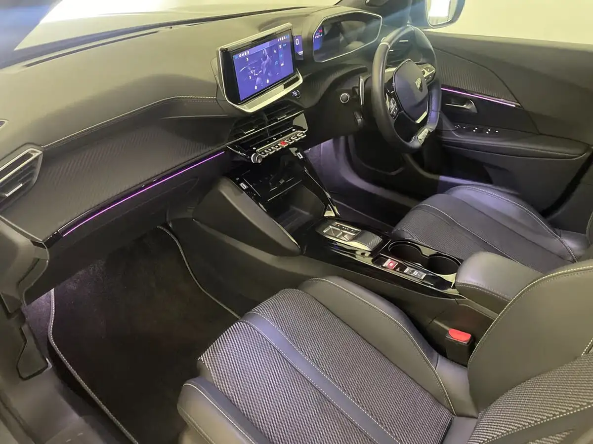 2023-peugeot-2008-suv-big-26