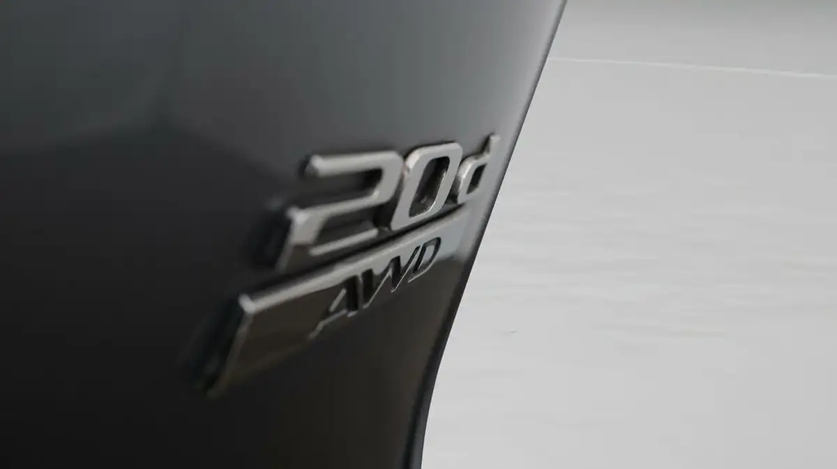 2021-jaguar-f-pace-20-i4d-chequered-flag-180ps-big-23