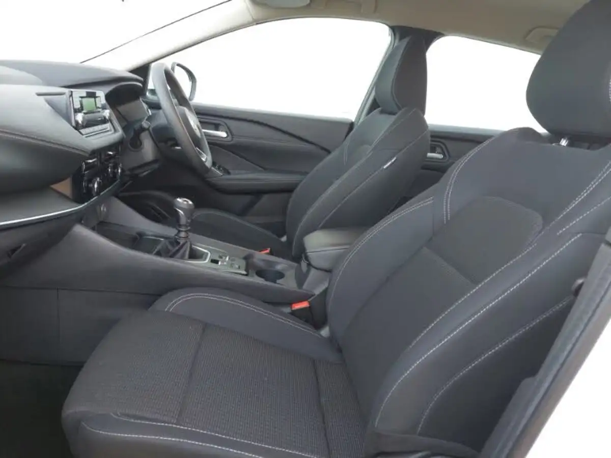 2021-nissan-qashqai-13-dig-t-visia-big-4