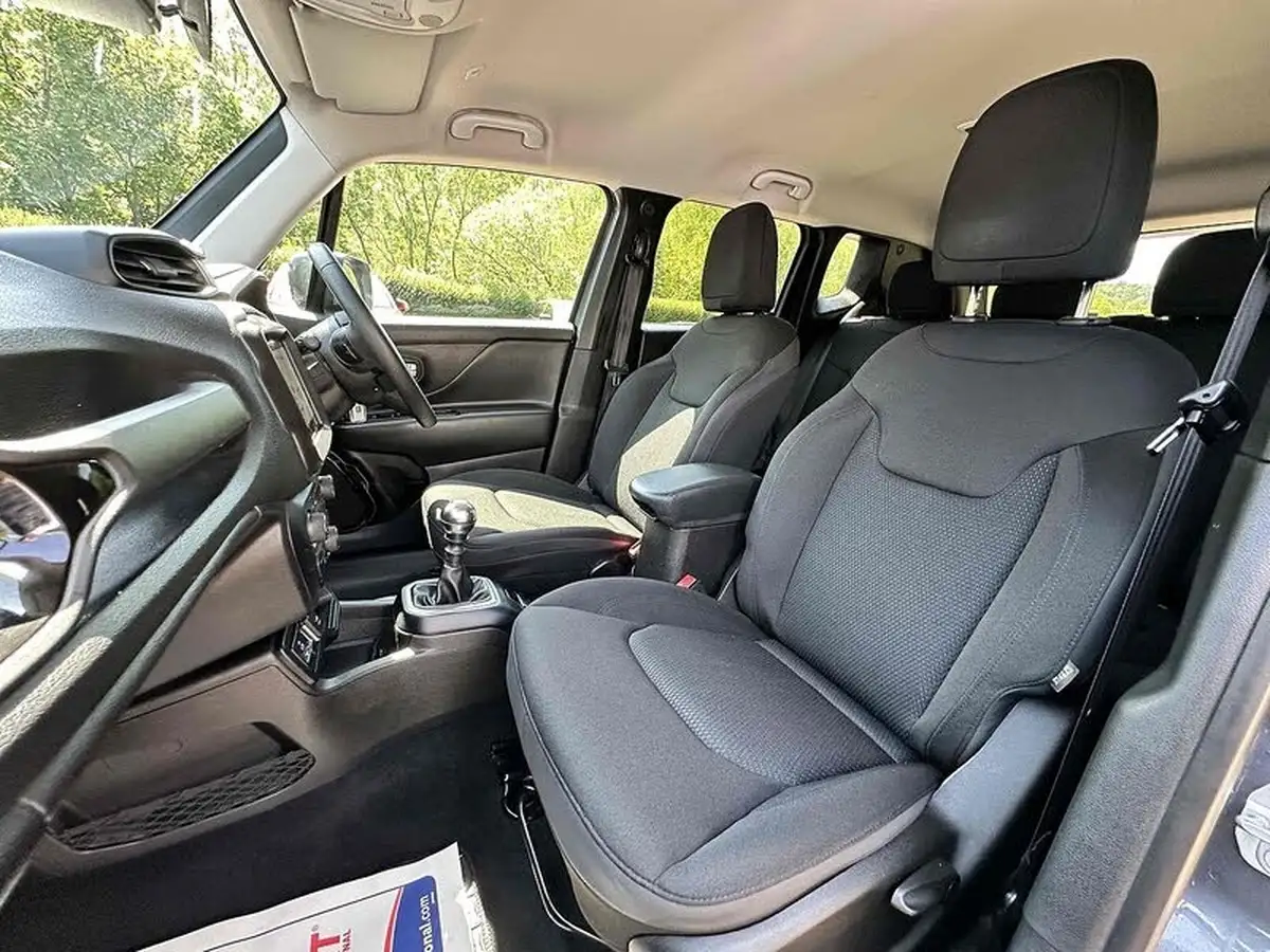 2021-jeep-renegade-10-gse-night-eagle-big-23