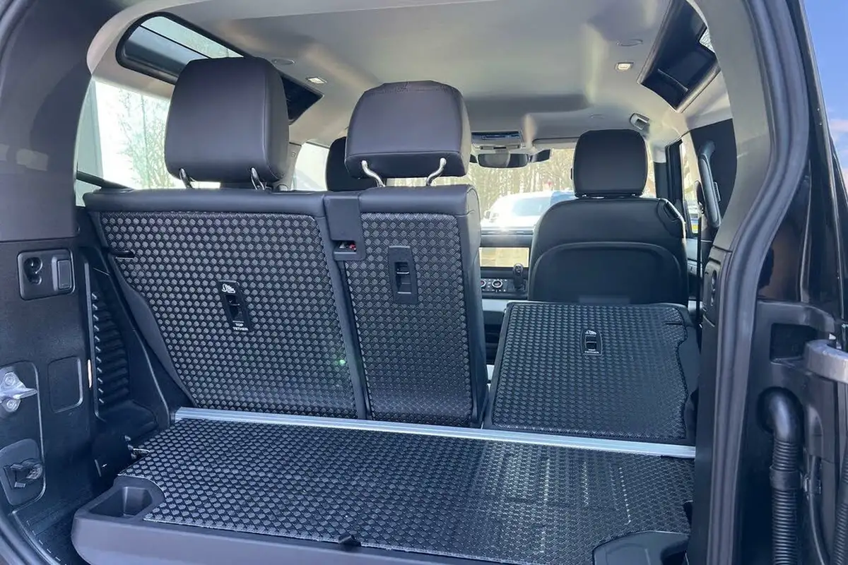 2024-land-rover-90-defender-20-p300-se-big-33