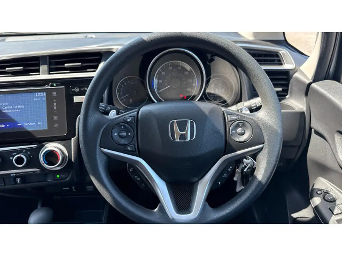 2020-honda-jazz-13-i-vtec-se-cvt-big-21