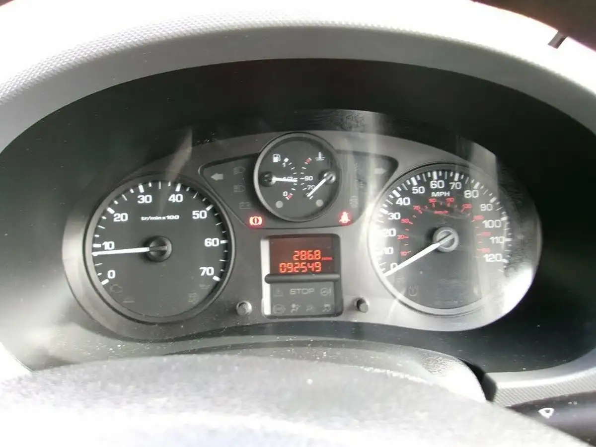 2016-citroen-berlingo-16td-l1-625-xtr-16hdi-90-panel-big-12