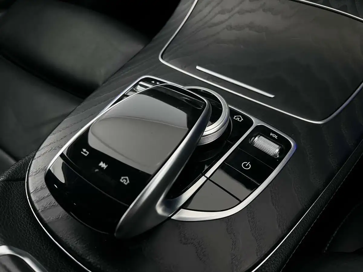 2019-mercedes-benz-e-class-20d-e220d-amg-line-edition-saloon-4d-big-34