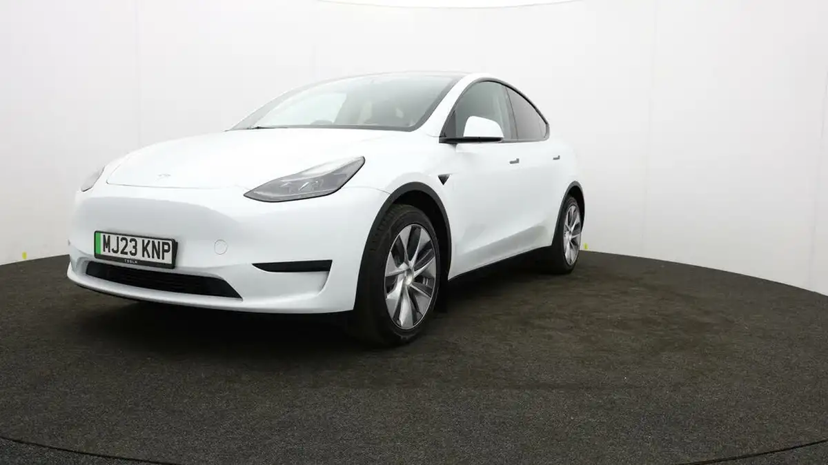 2023-tesla-model-y-e-rwd-big-52