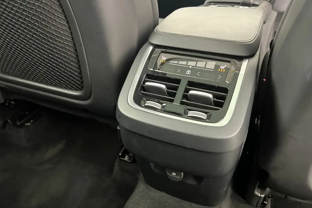 2024-volvo-xc90-20-b5-plus-big-29