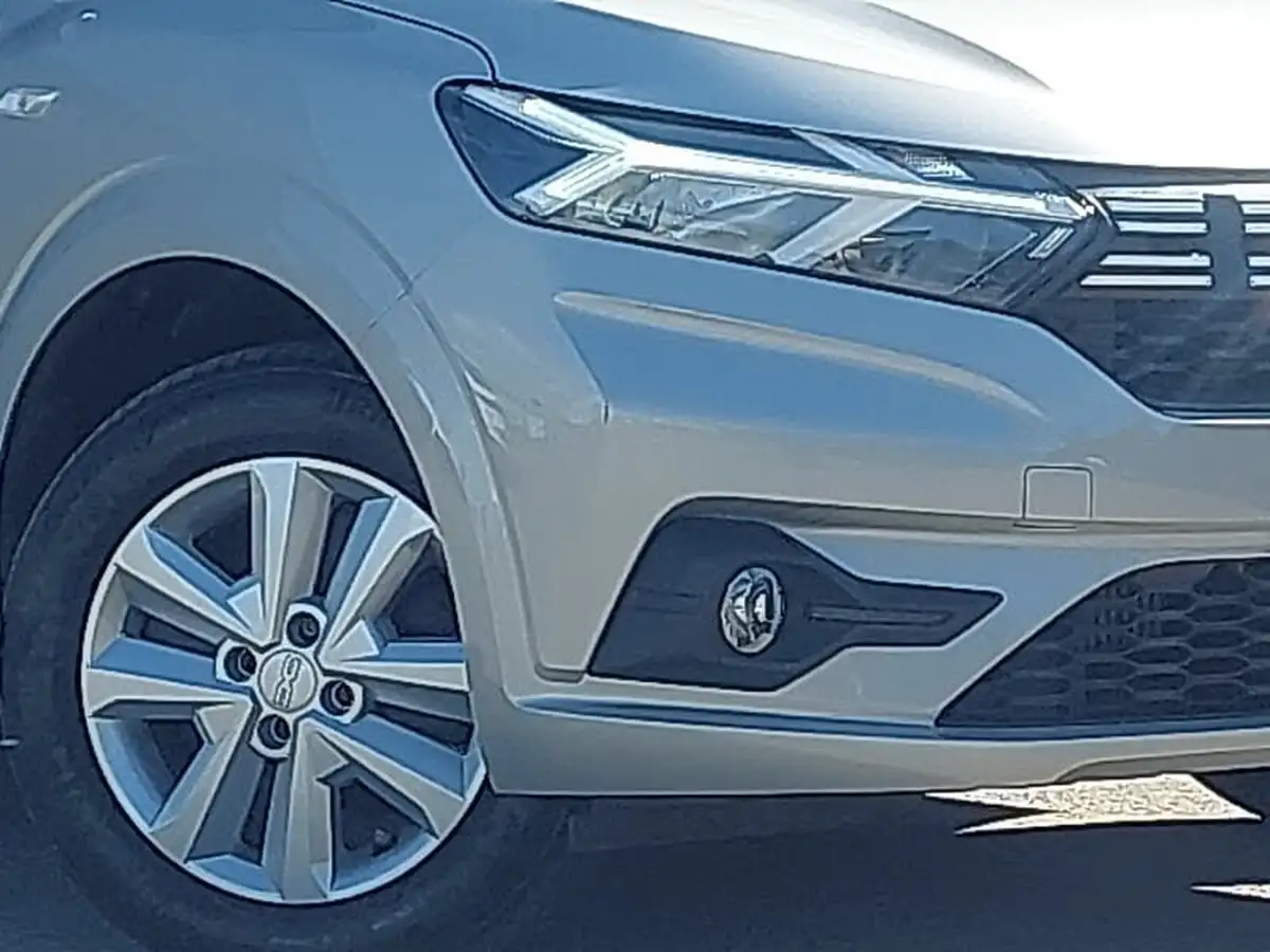 2023-dacia-sandero-10-tce-expression-90bhp-big-8