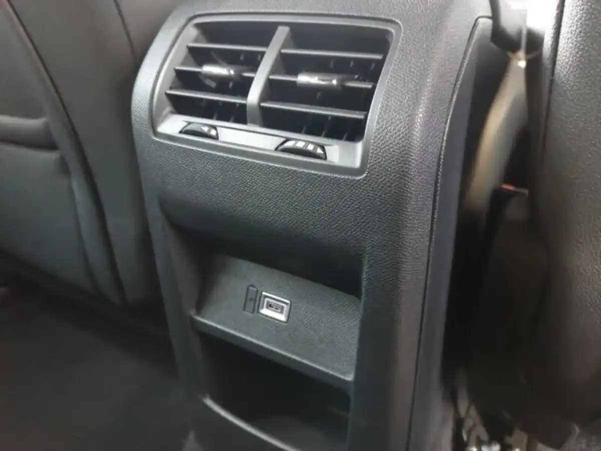 2024-vauxhall-astra-12-turbo-gs-130ps-sport-tourer-auto-big-10