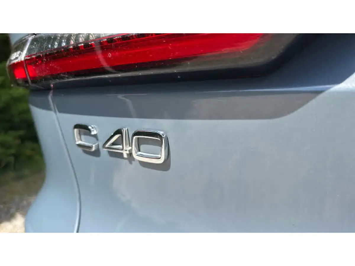 2022-volvo-c40-e-recharge-ultimate-228bhp-big-42