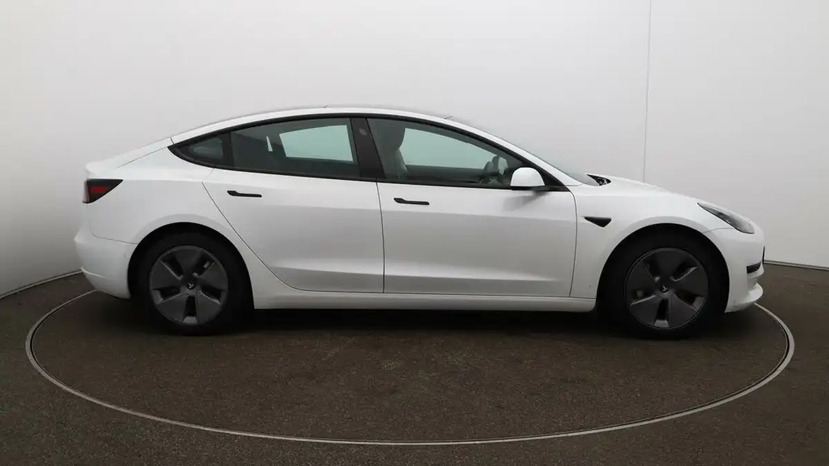 2021-tesla-model-3-e-long-range-4x4-big-40