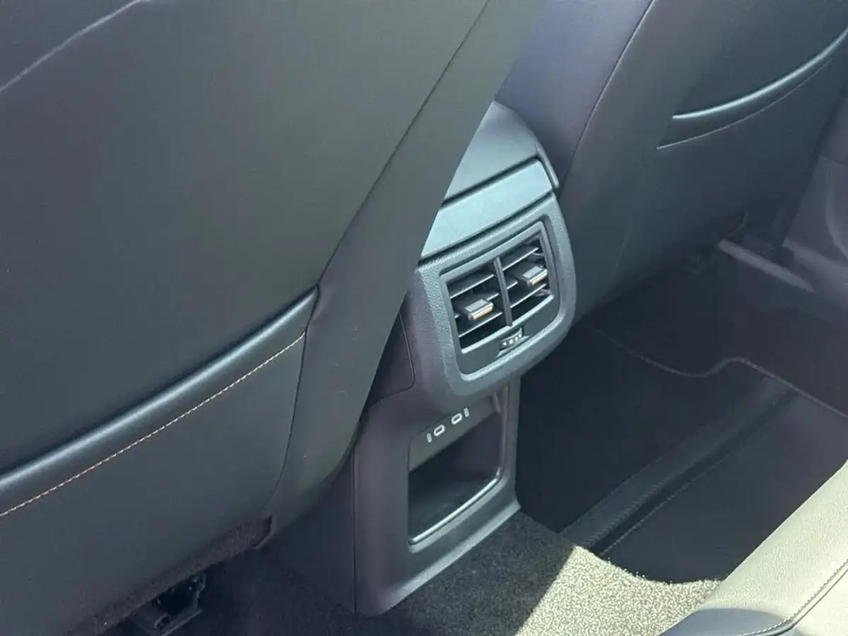 2024-cupra-ateca-20-tsi-vz2-big-36
