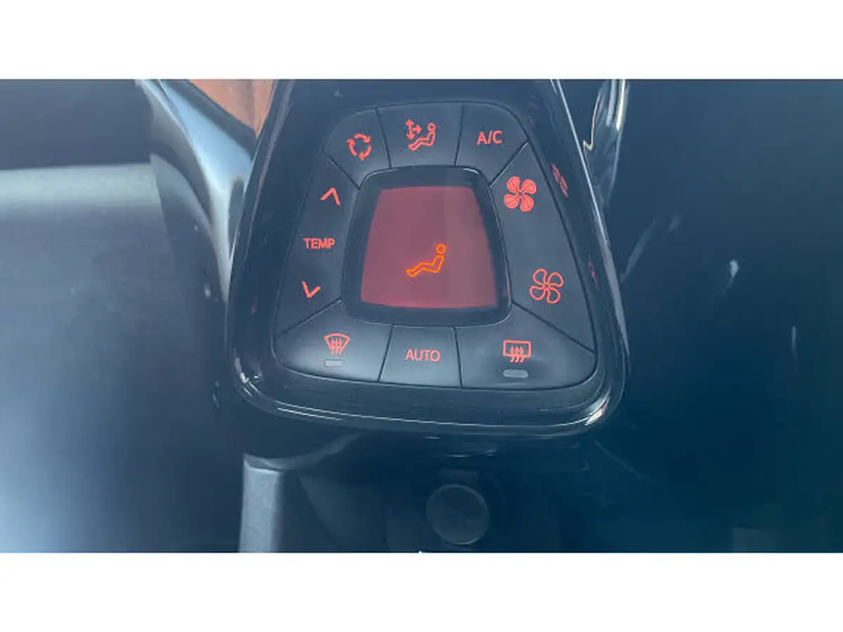 2021-peugeot-108-10-collection-top-big-38