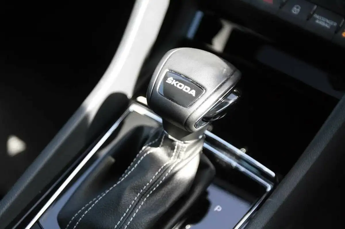 2023-skoda-karoq-15-tsi-sportline-dsg-big-12