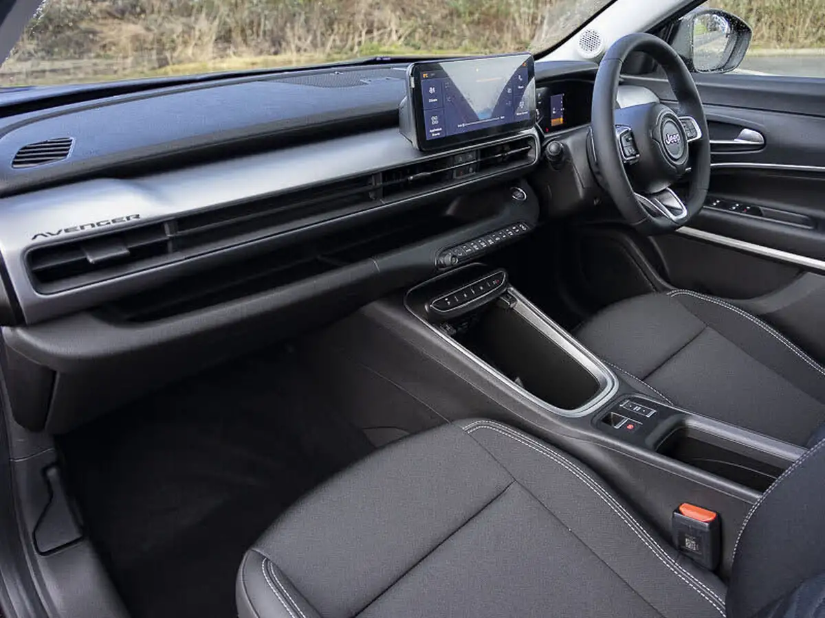 2025-jeep-avenger-12-gse-summit-e-hybrid-48v-auto-big-17