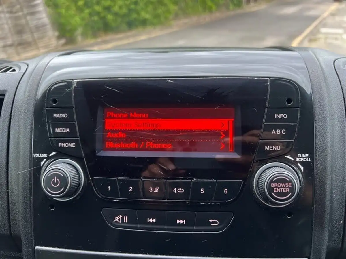 2019-peugeot-boxer-20-bluehdi-335-l4-luton-bfb-big-10