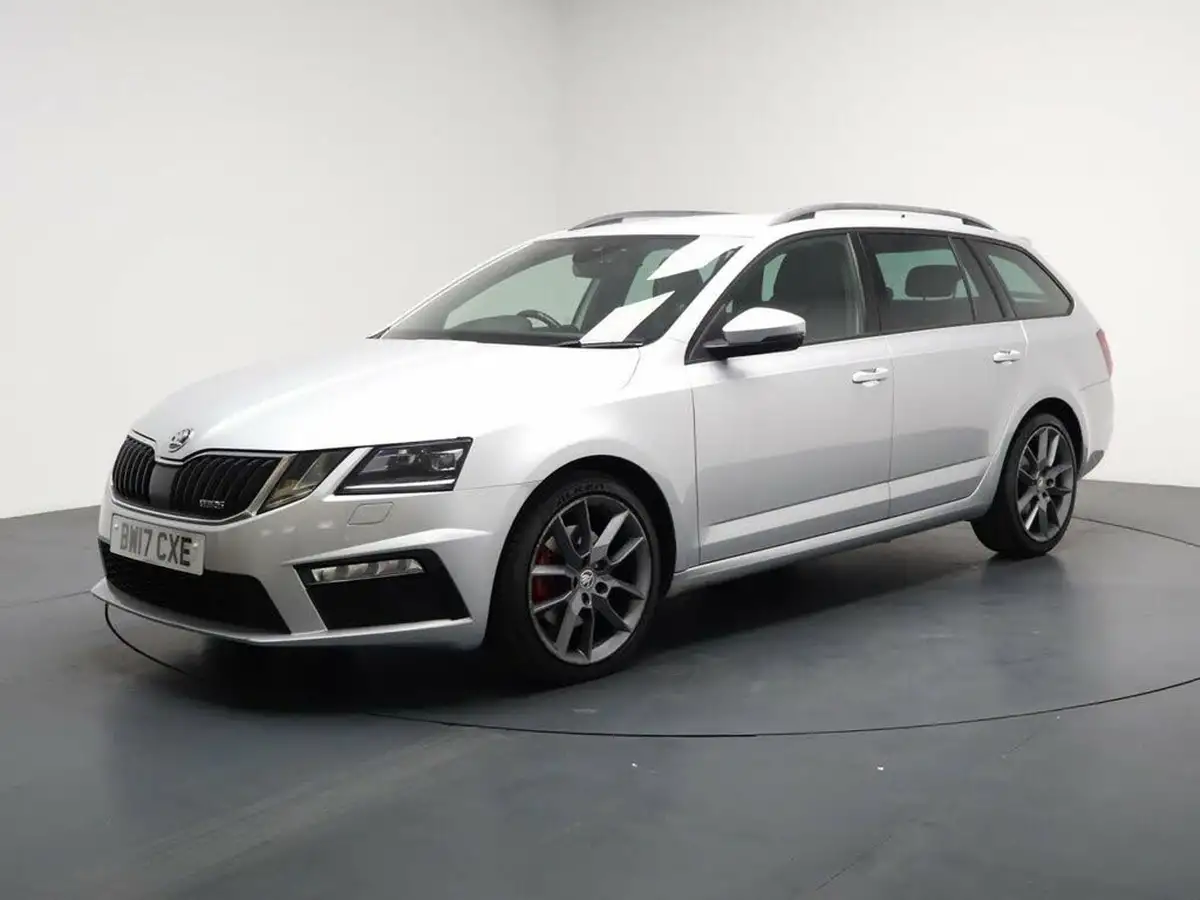 2017-skoda-octavia-20tdi-vrs-estate-dsg-big-5