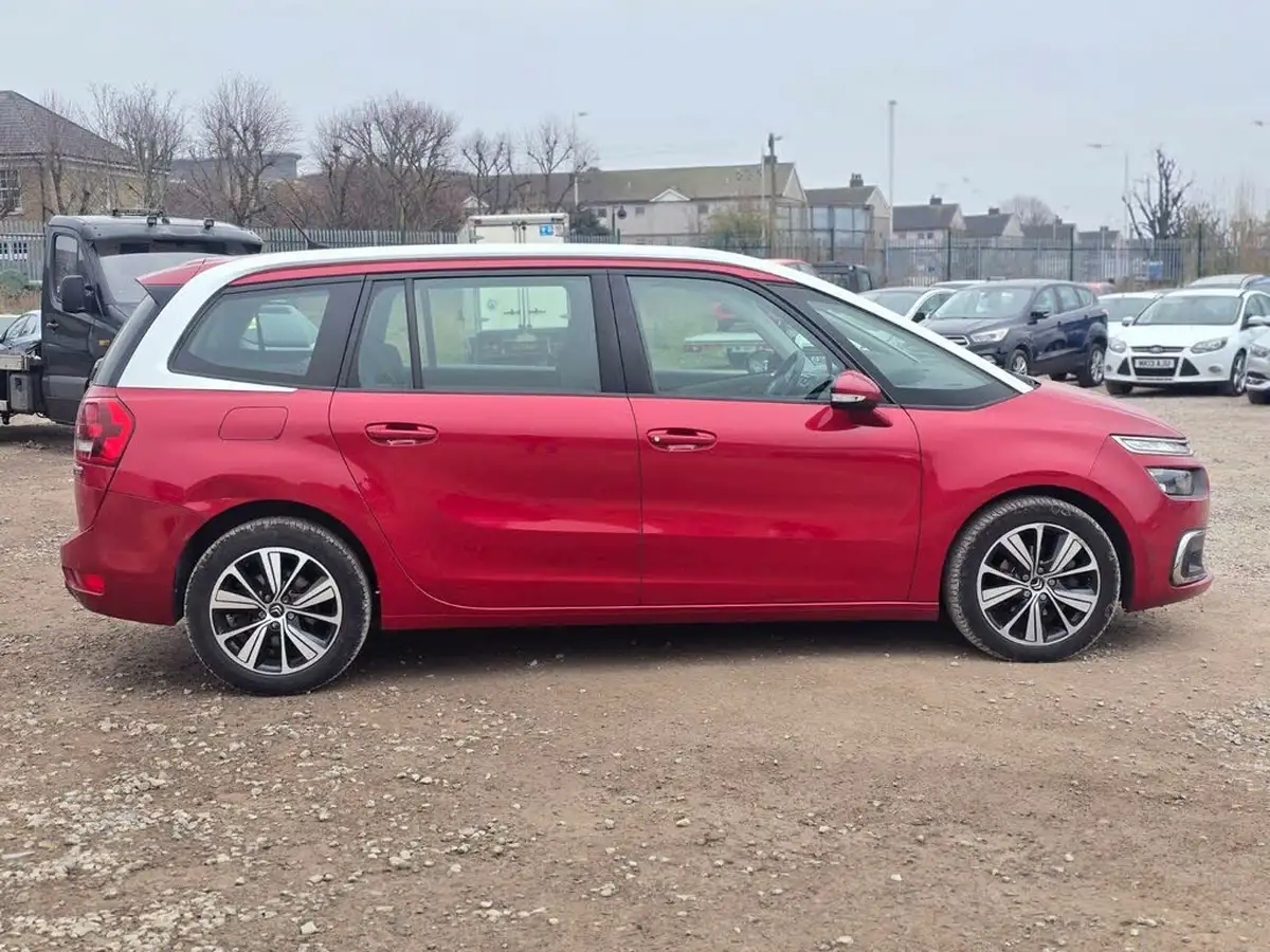 2016-citroen-grand-c4-picasso-16bluehdi-feel-eat6-big-13