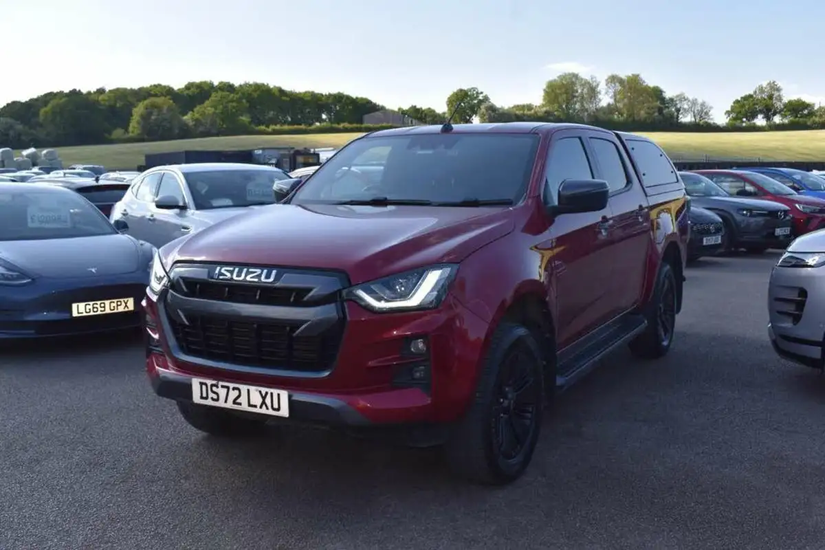 2022-isuzu-d-max-19td-v-cross-pick-up-auto-big-11
