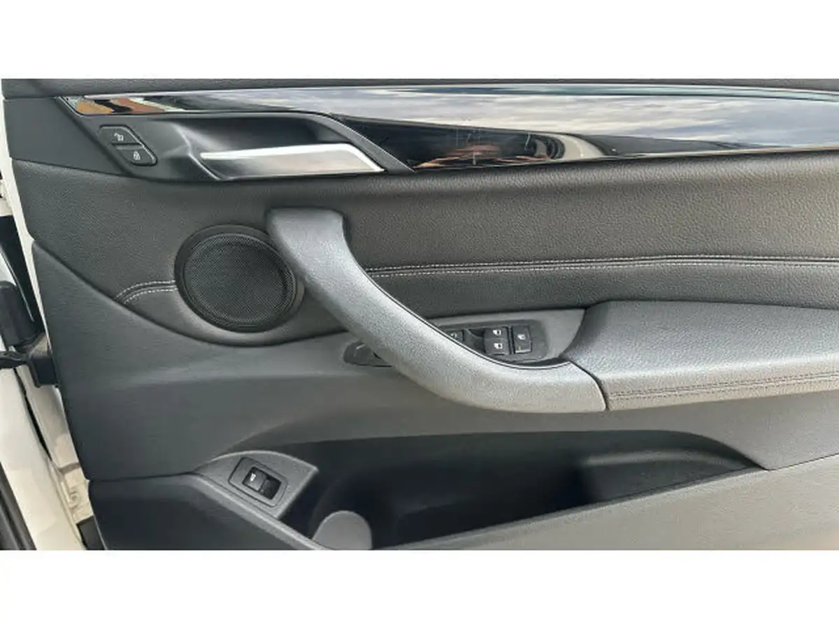 2022-bmw-x1-20td-sdrive18d-xline-sport-auto-big-19