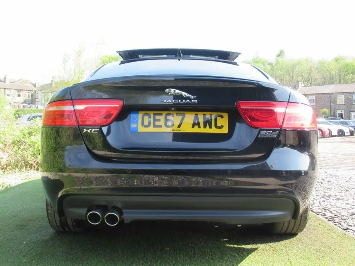 2017-jaguar-xe-20d-r-sport-180ps-awd-ss-1999cc-auto-big-23