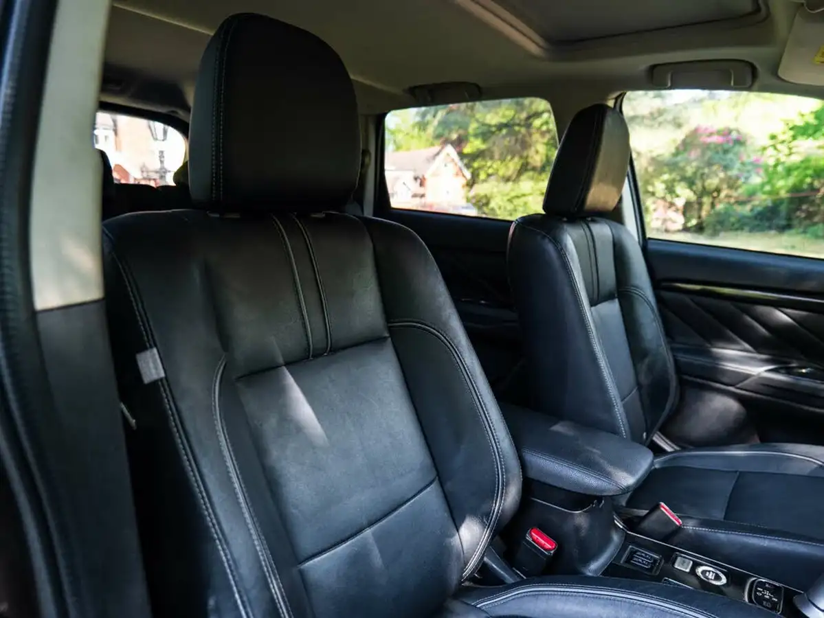 2017-mitsubishi-outlander-20-4hs-phev-5st-big-11