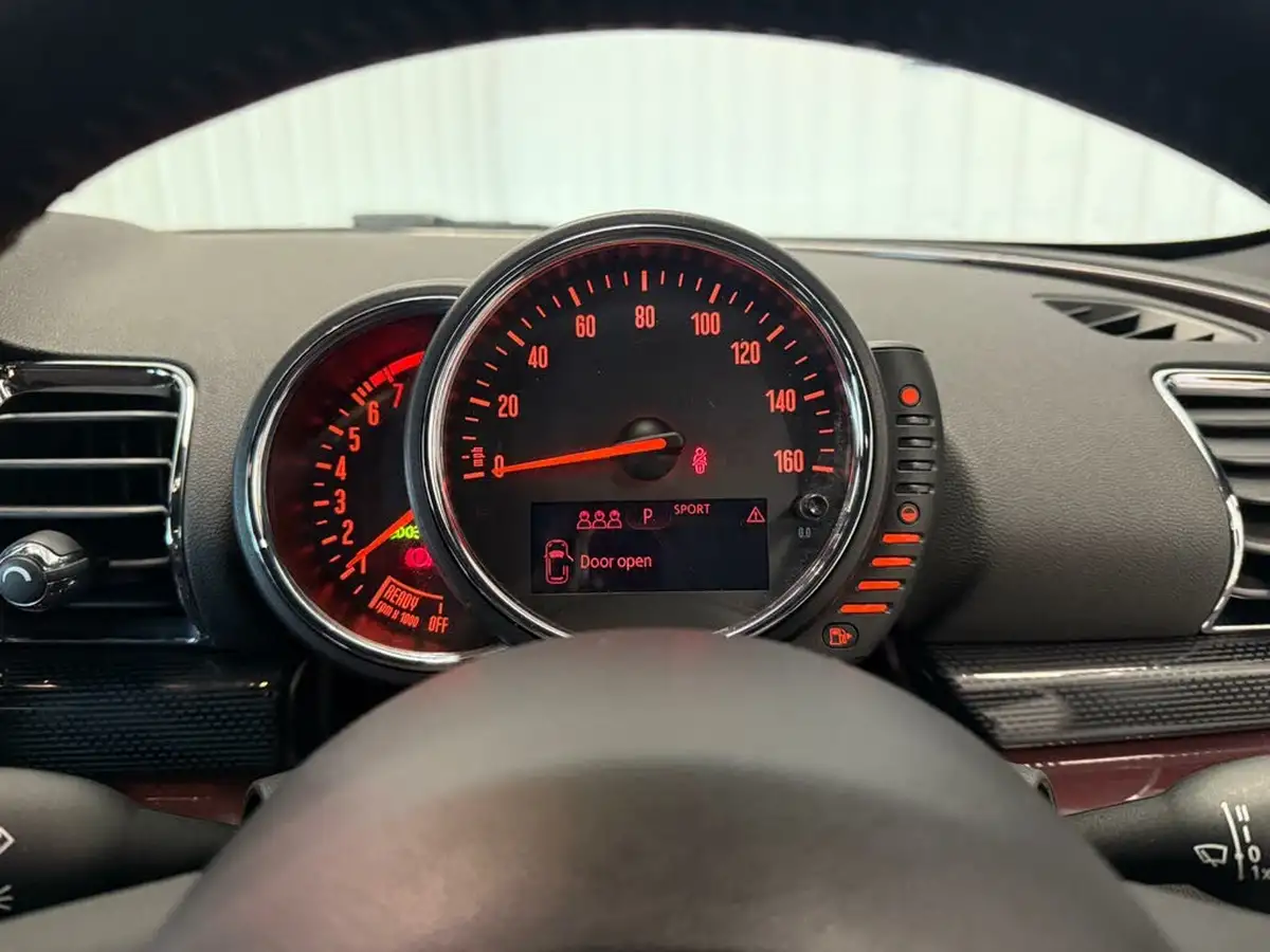 2015-mini-clubman-15-cooper-auto-big-24