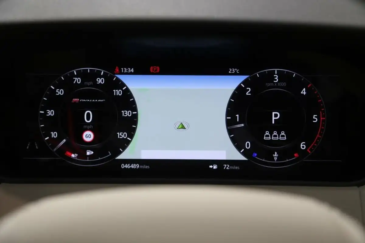 2019-land-rover-range-rover-velar-20-d240-r-dynamic-hse-big-40