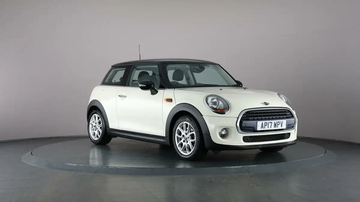 2017-mini-cooper-15-cooper-ss-hatchback-3d-big-47