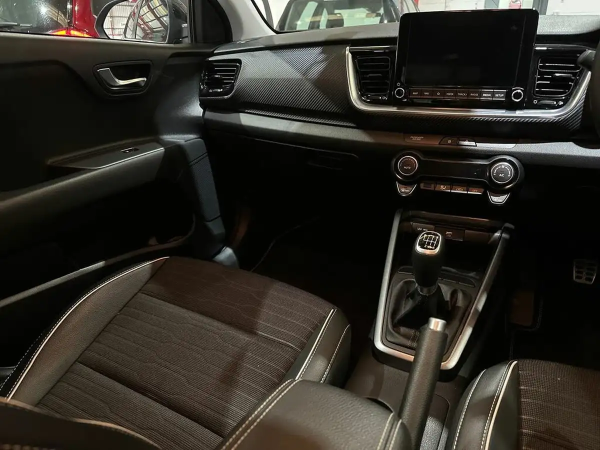 2024-kia-stonic-10-t-gdi-gt-line-98bhp-big-16