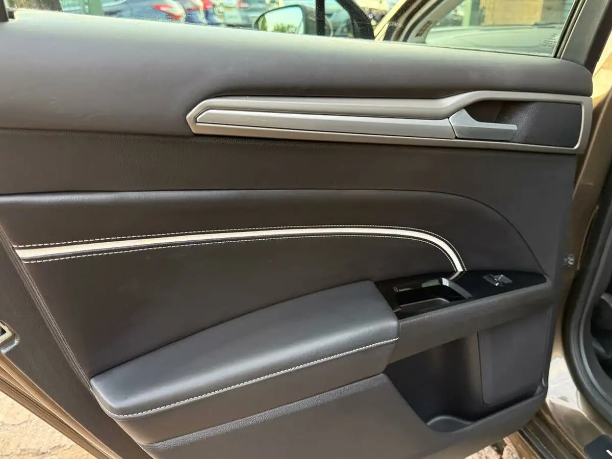 2016-ford-mondeo-20tdci-vignale-210ps-estate-5d-powershift-big-77
