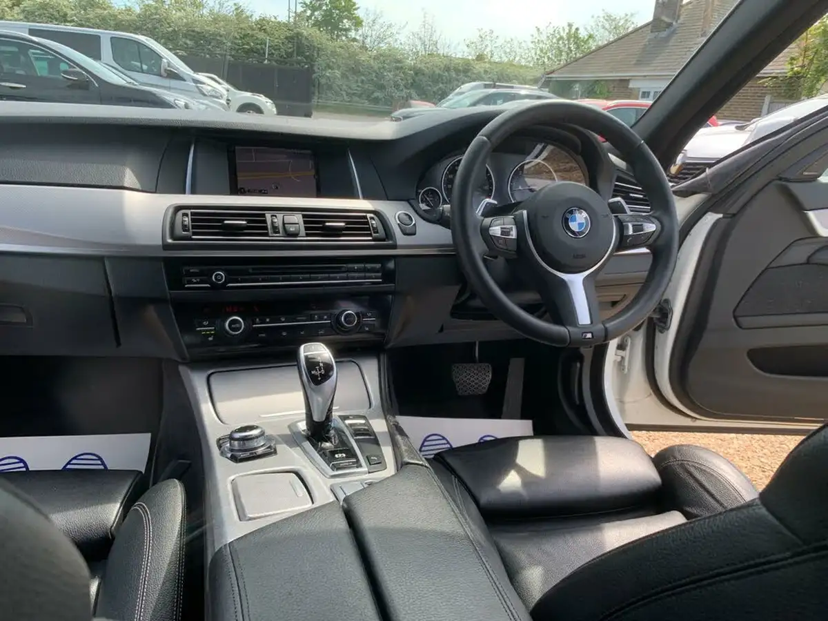 2015-bmw-5-series-30td-530d-m-sport-saloon-4d-big-36