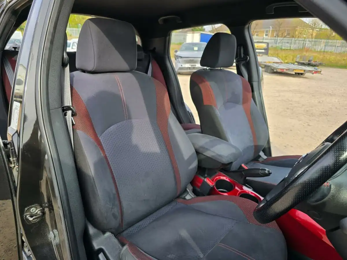 2014-nissan-juke-16-acenta-premium-117ps-1598cc-xtronic-cvt-big-24