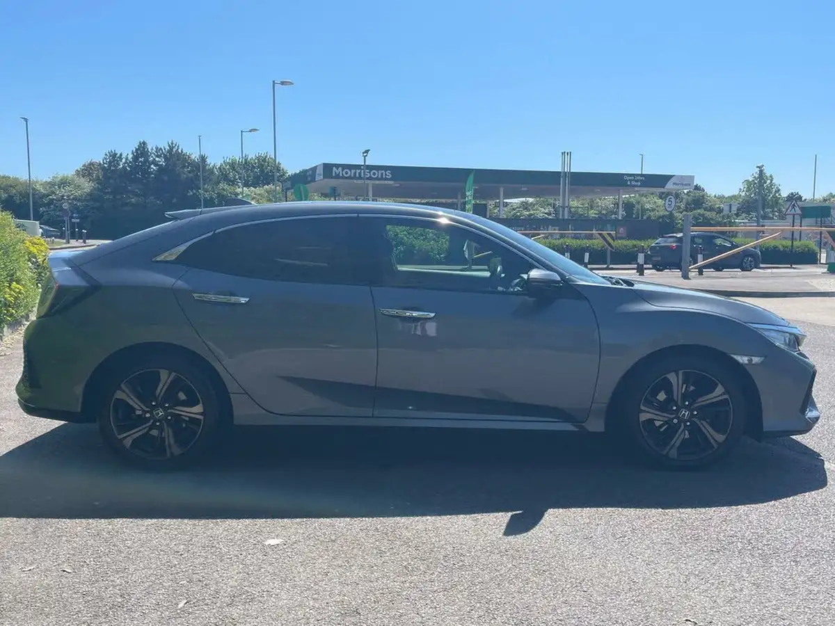 2018-honda-civic-15-vtec-turbo-prestige-cvt-big-5