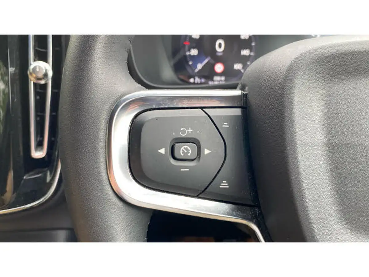 2020-volvo-xc40-20-b4-inscription-big-17