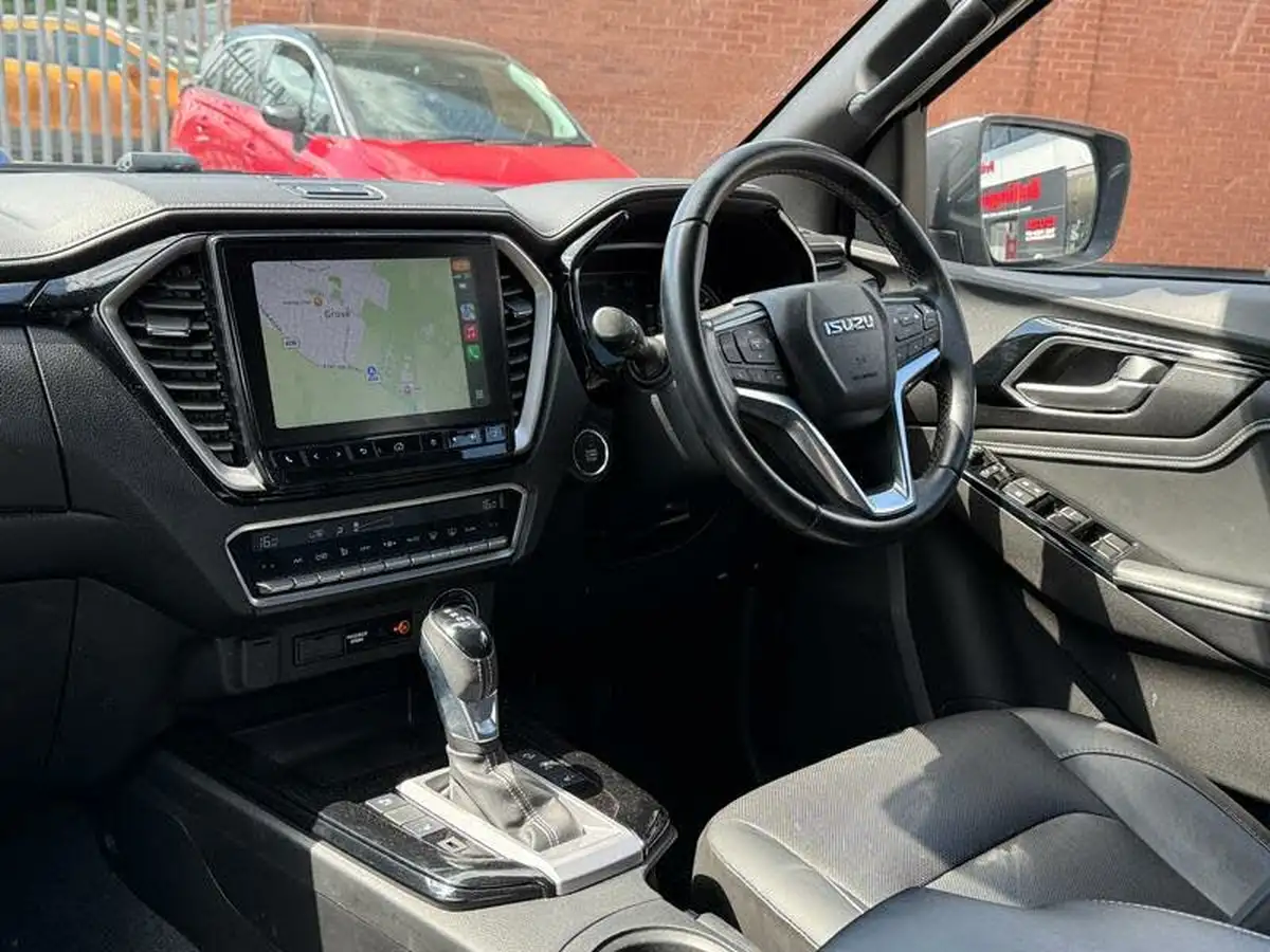 2022-isuzu-d-max-19td-v-cross-pick-up-auto-big-1