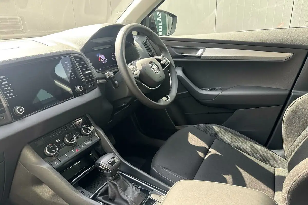 2024-skoda-karoq-15-tsi-se-drive-dsg-big-1
