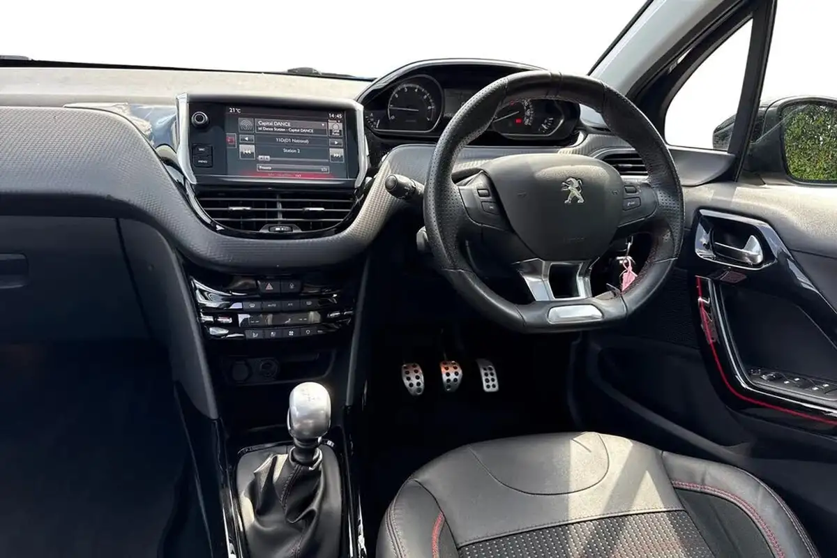 2016-peugeot-2008-suv-12-puretech-gt-line-130bhp-big-17