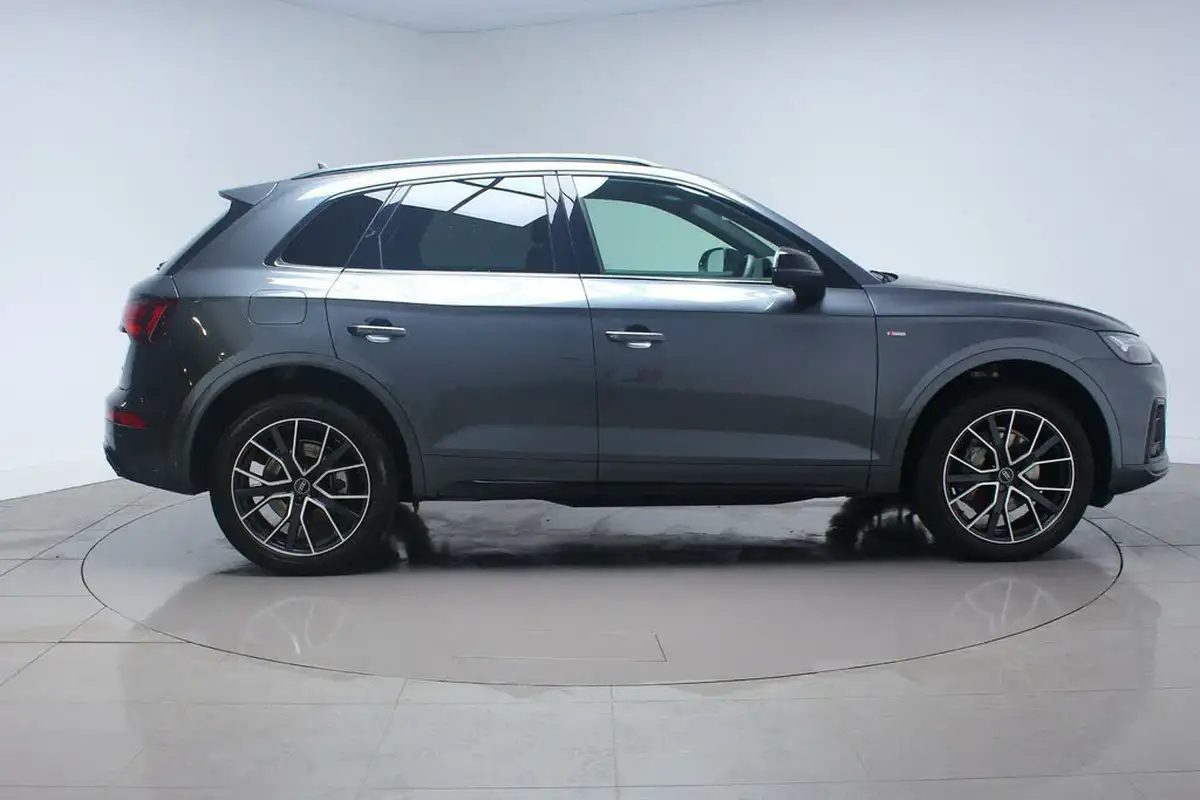 2024-audi-q5-20-45-tfsi-black-edition-station-wagon-big-3