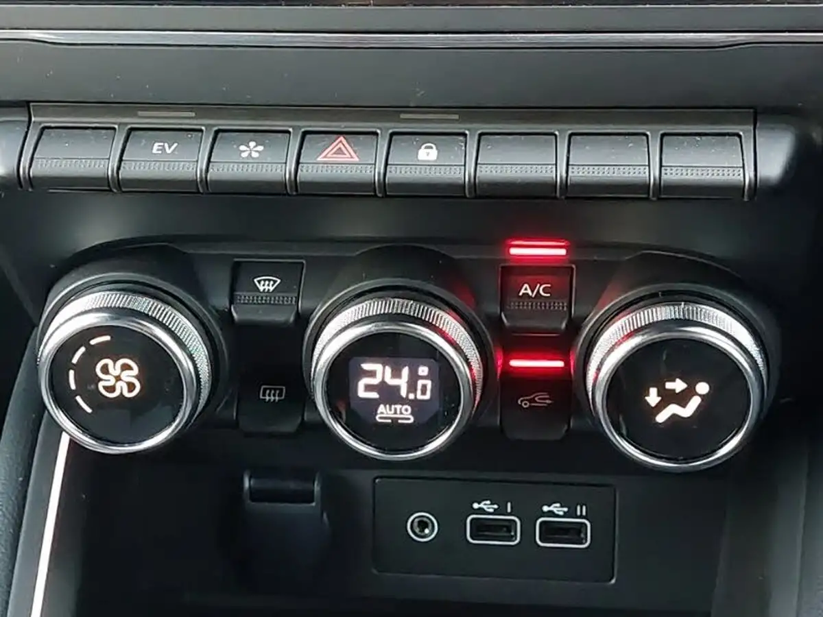 2024-renault-clio-16-techno-big-15
