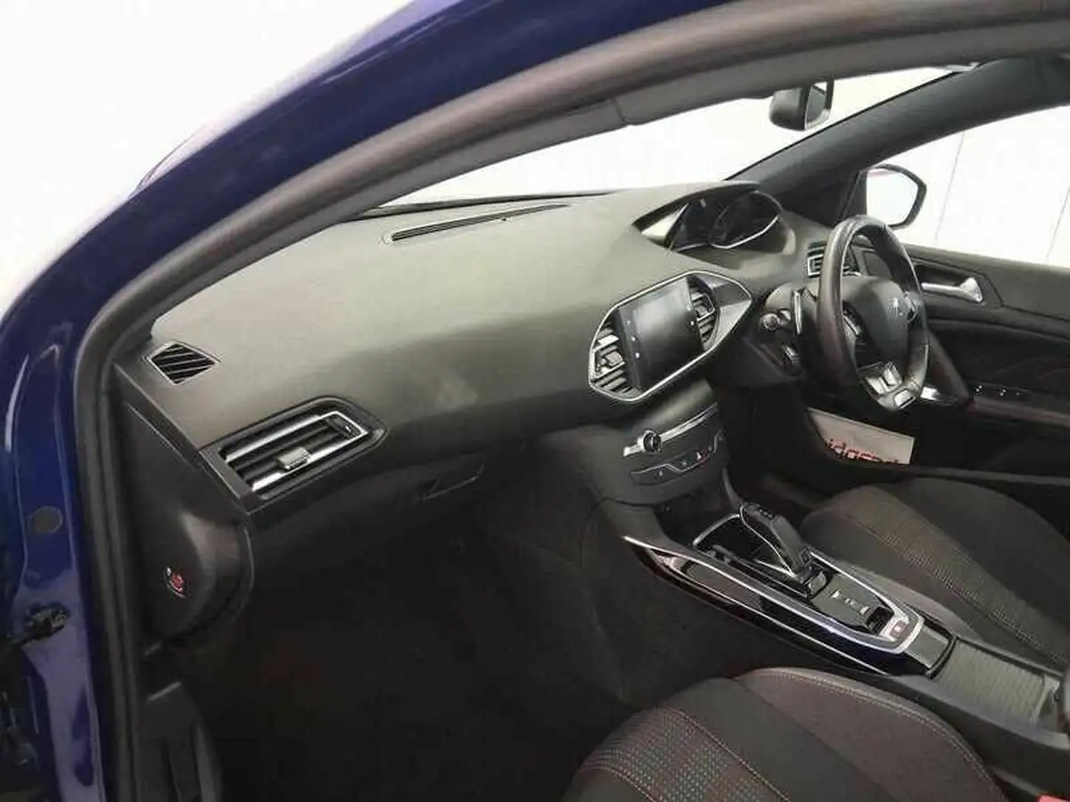 2019-peugeot-308-15-bluehdi-gt-line-eat8-big-13