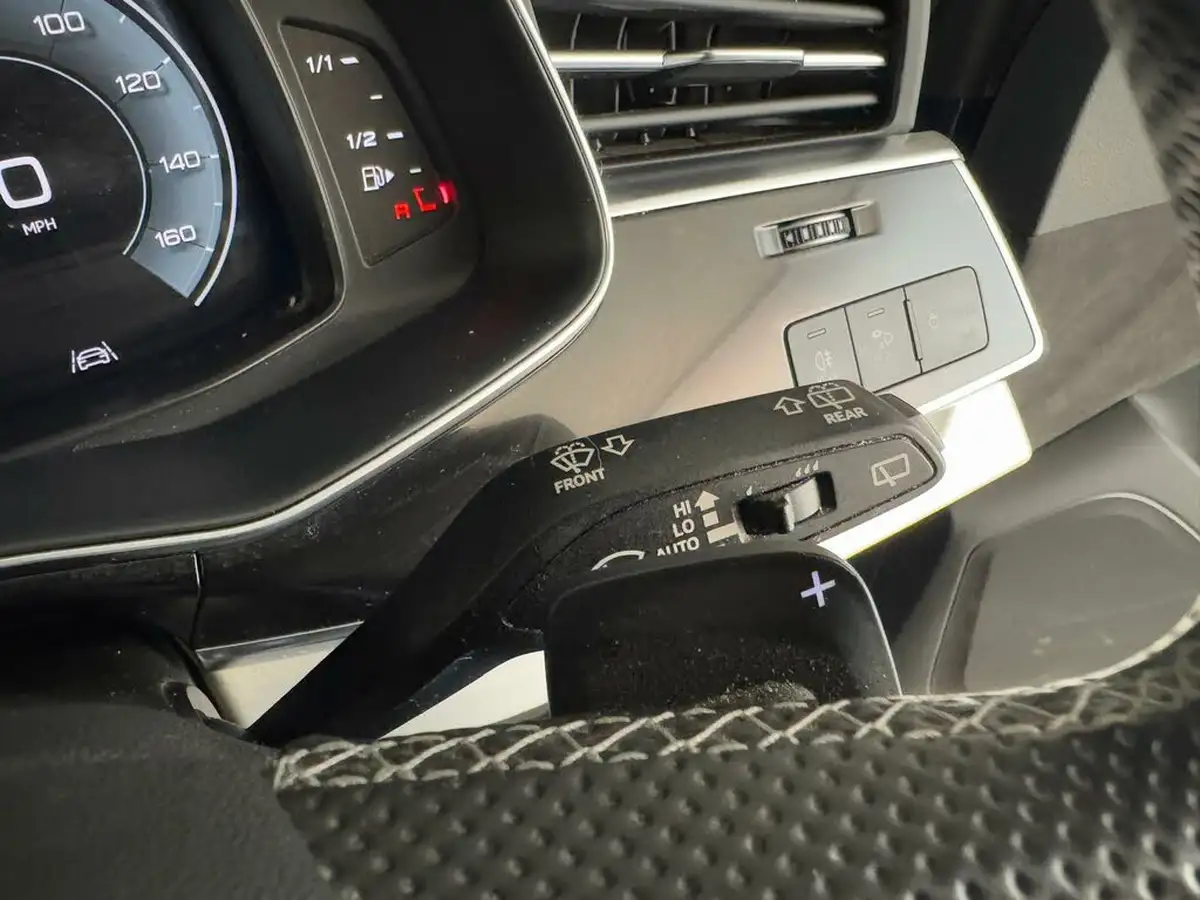 2021-audi-q7-30-55-tfsi-e-s-line-big-35
