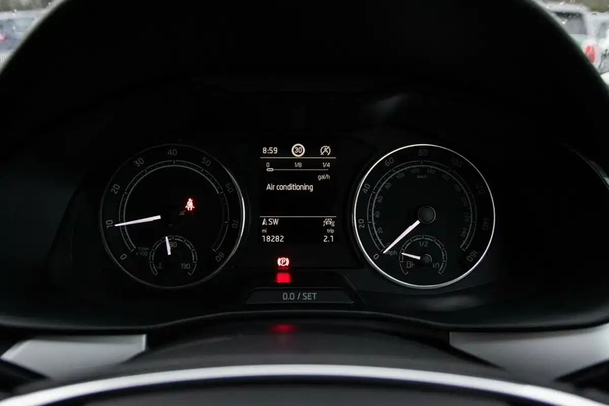 2023-skoda-scala-10-tsi-se-technology-95ps-big-11