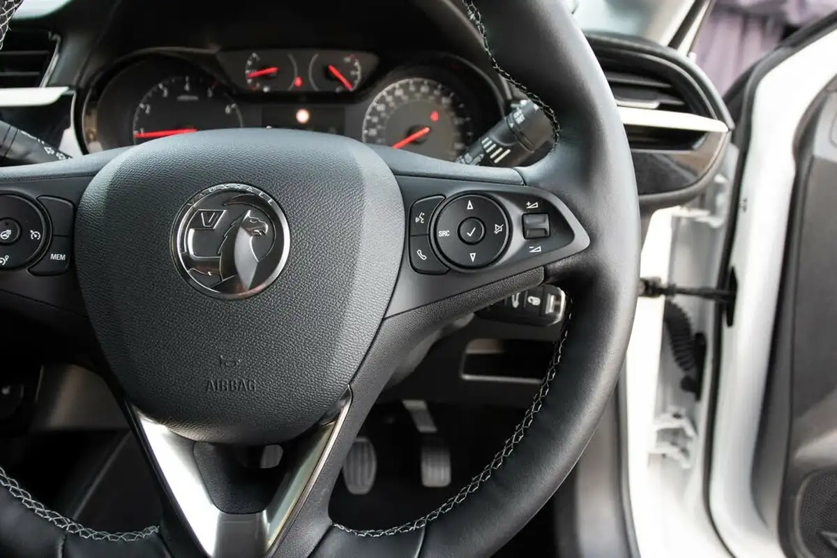 2021-vauxhall-corsa-12-turbo-griffin-edition-big-19