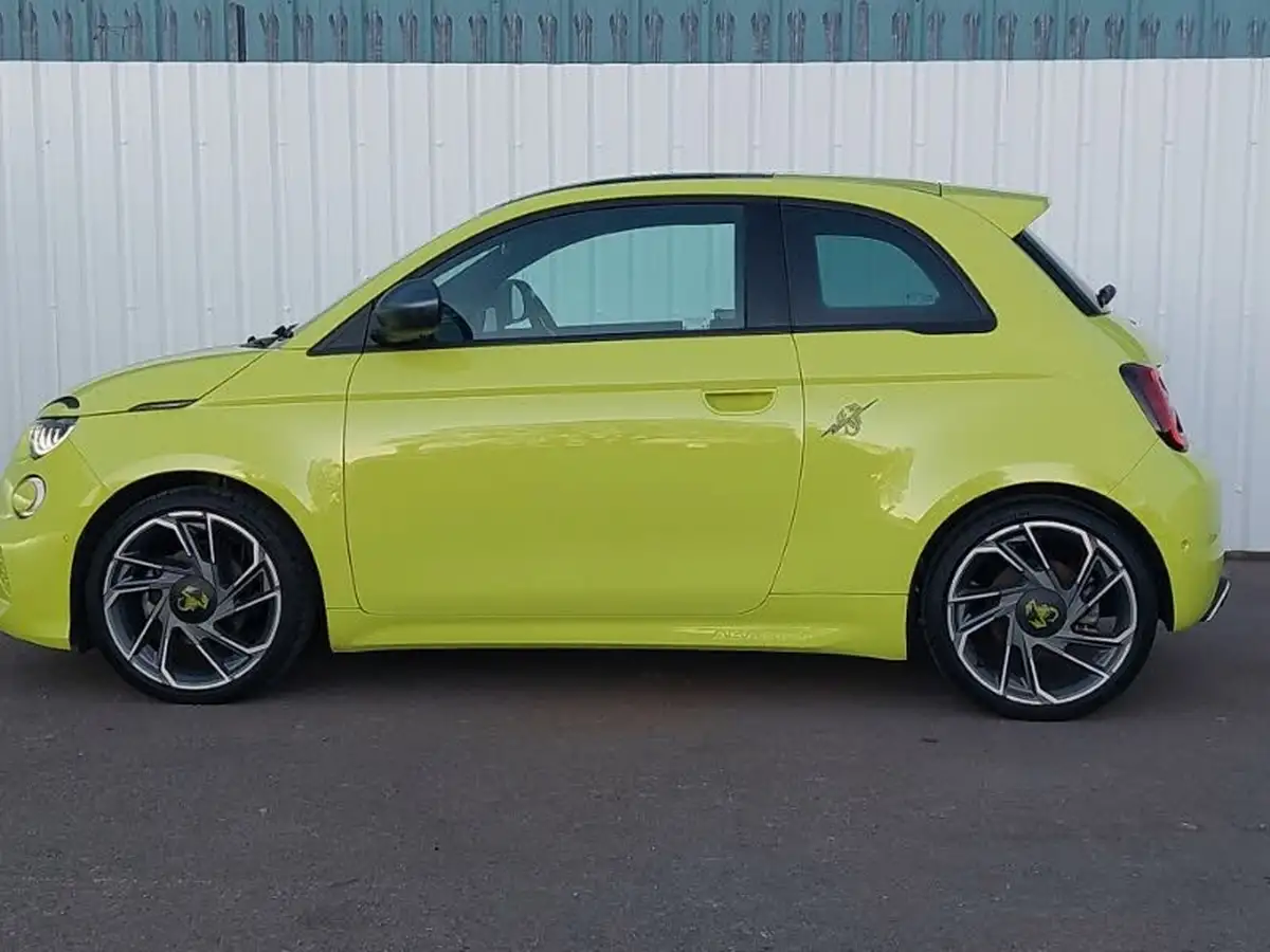 2023-abarth-500-e-500e-turismo-big-3