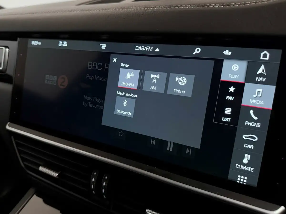 2020-porsche-cayenne-40-v8-turbo-s-e-hybrid-station-wagon-big-65