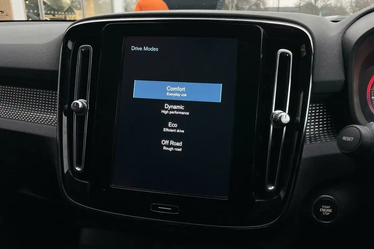 2021-volvo-xc40-20-b4-r-design-197bhp-awd-geartronic-big-39