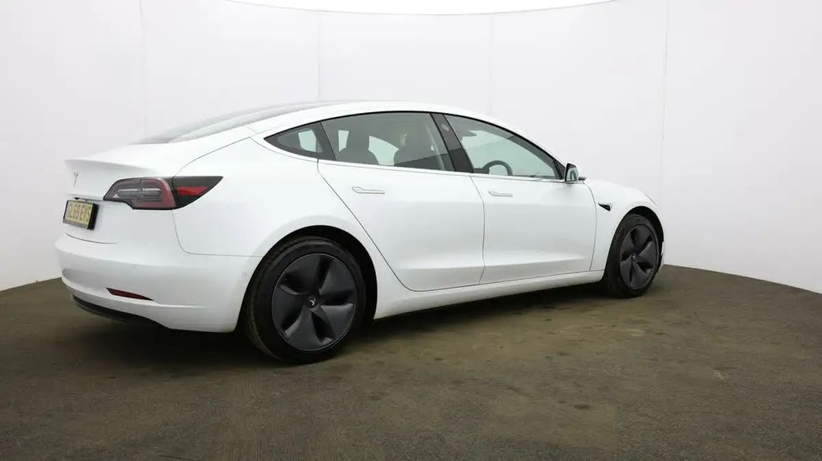 2019-tesla-model-3-e-standard-plus-big-48